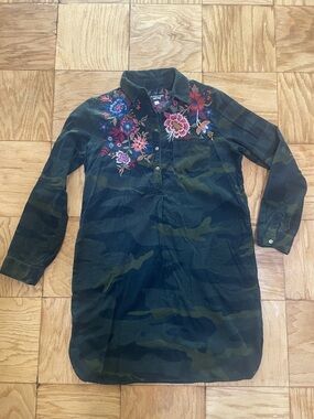 Johnny Was Dark Green corduroy Camo Button-Down Shirt dress w Floral Embroidery